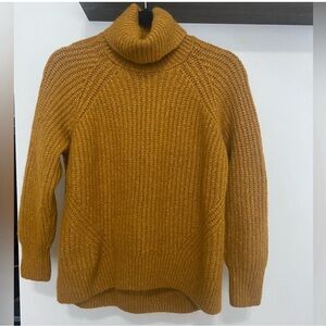 Old navy cropped turtleneck sweater mustard size large